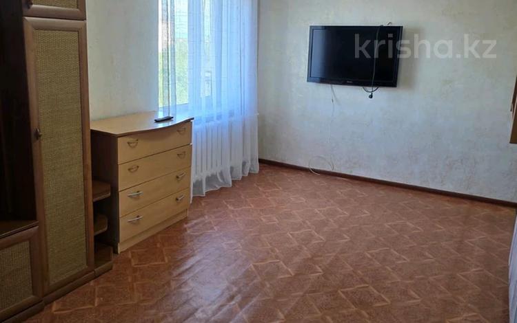 1-комнатная квартира · 32 м² · 4/4 этаж, 2микр 1 за 130 000 ₸ в Конаеве — фото 2