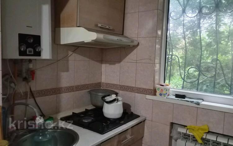 2 комнаты · 47 м² · 2/5 этаж, 16-й микрорайон, 16-й микрорайон 7 — Вдоль дороги за 25 000 ₸ в Шымкенте, Аль-Фарабийский р-н — фото 3