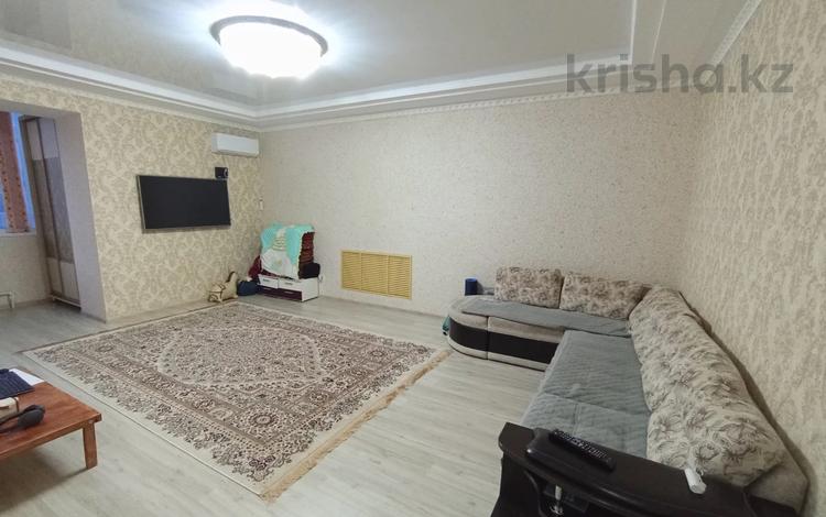 2-комнатная квартира · 81 м² · 4/5 этаж, мкр. Алтын орда, тауелсиздик за 28.1 млн 〒 в Актобе, мкр. Алтын орда — фото 2