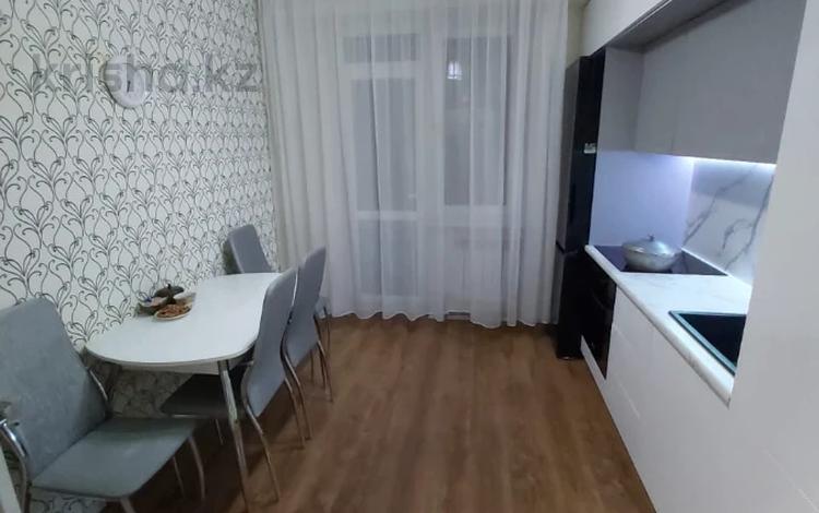 3-комнатная квартира · 85 м² · 8/10 этаж, Жибек Жолы 11 за 40.5 млн 〒 в Усть-Каменогорске — фото 6