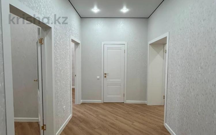 2-бөлмелі пәтер · 70 м² · 4/9 қабат, Алтын орда ш/а. 2, бағасы: 35 млн ₸ в Актобе, мкр. Алтын орда — фото 6