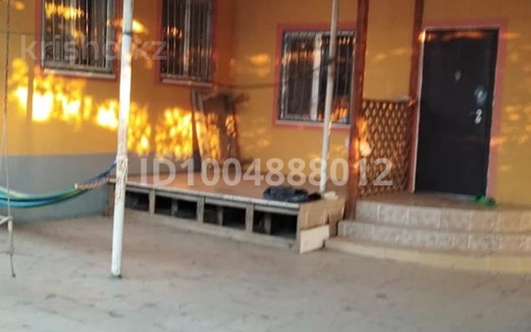 Отдельный дом · 5 комнат · 200 м², мкр Кокарна, 70 70 за 250 000 〒 в Атырау — фото 11