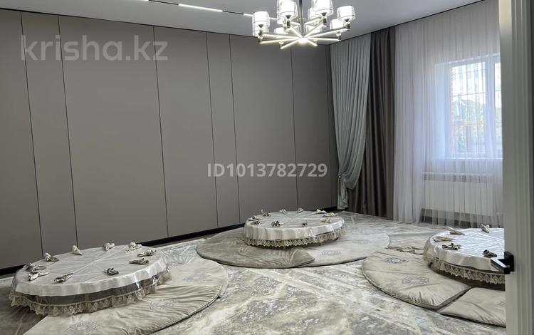 Отдельный дом · 5 комнат · 240 м² · 10 сот., СК Теренсай 390 — СК Сарбаз за 58 млн ₸ в Актобе, жилой массив Кирпичный — фото 2