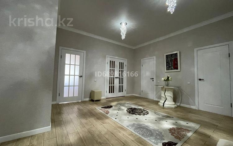 4-комнатная квартира · 155 м² · 3/5 этаж, мкр. Алтын орда 23д — Тауелсиздик за 58 млн ₸ в Актобе — фото 2