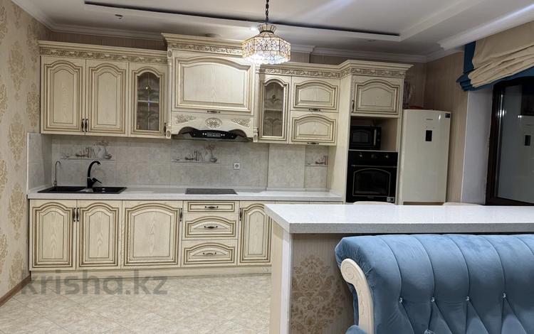2-комнатная квартира · 76 м² · 9/14 этаж, Жарокова 137 — Мынбаева за 400 000 ₸ в Алматы, Бостандыкский р-н — фото 10