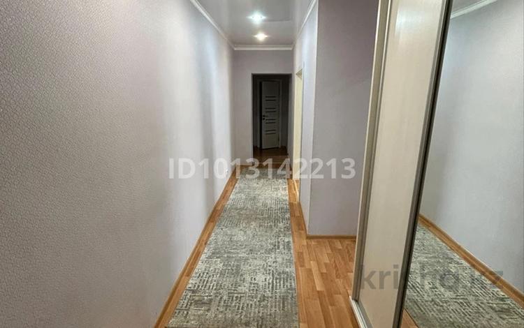 3-комнатная квартира · 80 м² · 1/5 этаж, Молдагулова 17/1 за 200 000 ₸ в Усть-Каменогорске, Ульбинский — фото 2