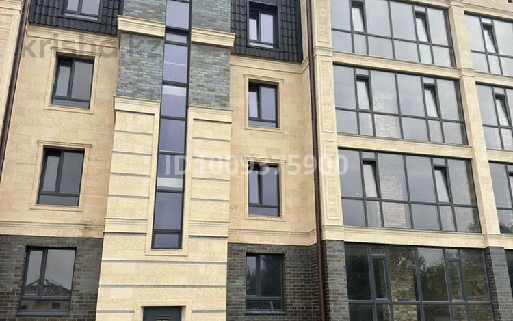 4-бөлмелі пәтер · 140.6 м², мкр Городской Аэропорт, Алтын Арка 18, бағасы: ~ 50 млн ₸ в Караганде, Казыбек би р-н — фото 2