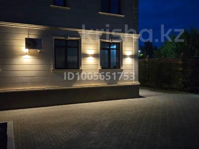 Отдельный дом · 6 комнат · 285 м² · 14 сот., мкр Михайловка , Жанибекова 140А за 285 млн 〒 в Караганде, Казыбек би р-н