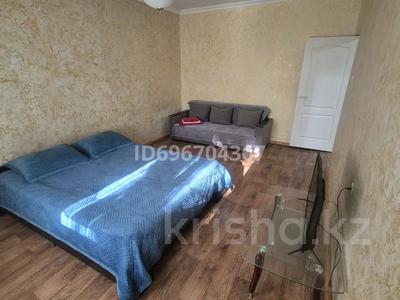 1-бөлмелі пәтер · 34 м² · 1/5 қабат, Макатаева 53 — Зелёный базар саяхат Пушкина Арбат, бағасы: 2 000 〒 в Алматы, Медеуский р-н