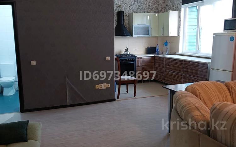 2-бөлмелі пәтер · 65 м² · 6/6 қабат, Саургалиева 21, бағасы: 21.5 млн ₸ в Атырау, мкр Жилгородок — фото 2