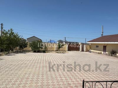 Отдельный дом · 8 комнат · 300 м² · 1200 сот., 3 квартал 218 — Калага жакын 14 км за 53 млн ₸ в 
