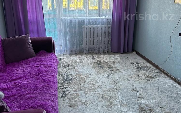 1-бөлмелі пәтер · 34 м² · 3/5 қабат, мкр 4 18, бағасы: 11 000 ₸ в Уральске — фото 2