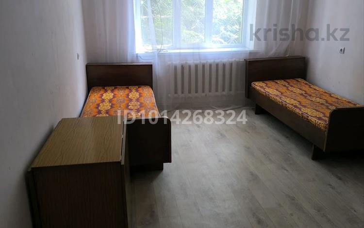 2-комнатная квартира · 67 м² · 2/5 этаж, мкр Таугуль-1 58 за 300 000 ₸ в Алматы, Ауэзовский р-н — фото 2