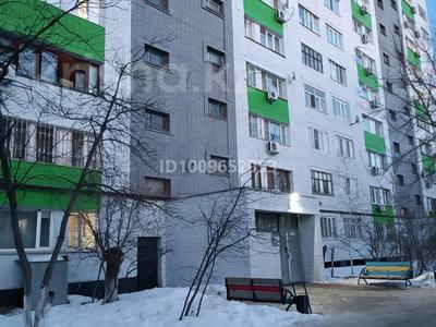 2-бөлмелі пәтер · 57.1 м² · 1/10 қабат, мкр Строитель 30 — С.Датова напротив Гипермаркета Алтындар, бағасы: 19 млн ₸ в Уральске