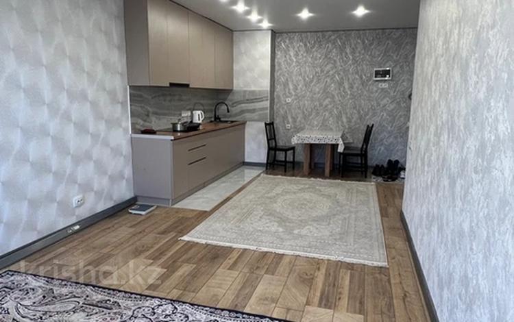 2-комнатная квартира, 56 м², 13/19 этаж помесячно, Жандосова 94А за 270 000 〒 в Алматы, Бостандыкский р-н — фото 2