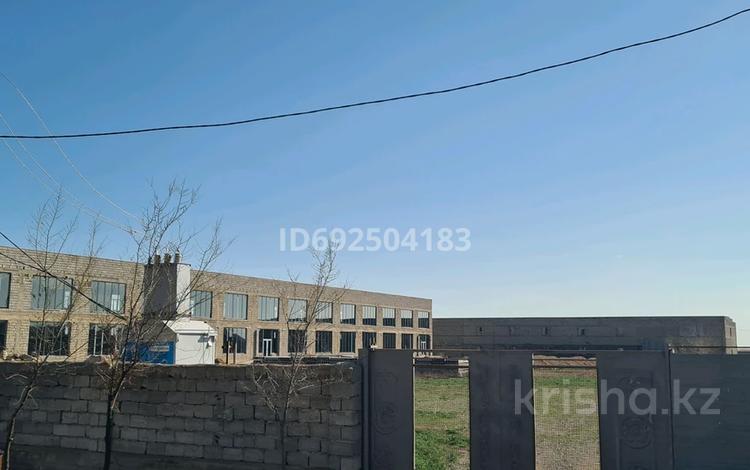 Свободное назначение, офисы, склады • 2000 м² за 1 млн 〒 в Туркестане — фото 2