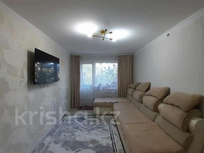 2-бөлмелі пәтер · 43.3 м² · 2/5 қабат, 14-шағынаудан, бағасы: 9 млн ₸ в Караганде, Алихана Бокейханова р-н