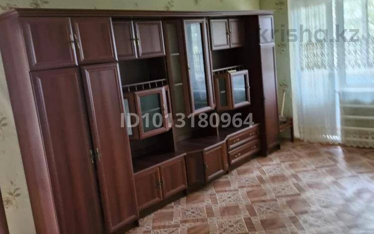 3-бөлмелі пәтер · 62.1 м² · 4/5 қабат, Урдинская 4, бағасы: 19.5 млн ₸ в Уральске — фото 2