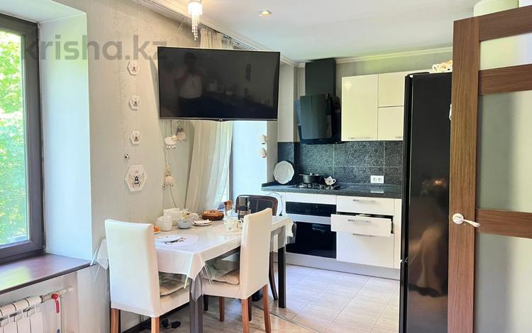 2-комнатная квартира · 43 м² · 2/5 этаж, мкр Михайловка , Крылова 22 за 19.5 млн ₸ в Караганде, Казыбек би р-н — фото 12