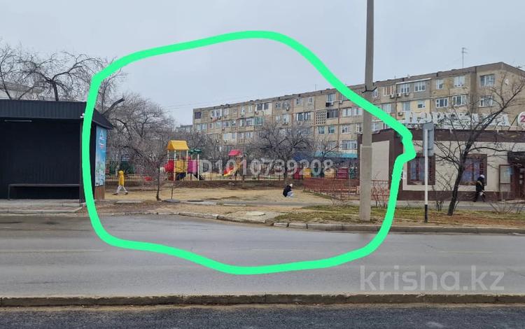 Участок · 1 сотка, 26-й мкр уч 5/2 — Касында Есенов, Больница барі бар қаланың ортасында орналасқан кофейный ашуға ыңғайлы екі этаж қылып за 4.5 млн ₸ в Актау — фото 2