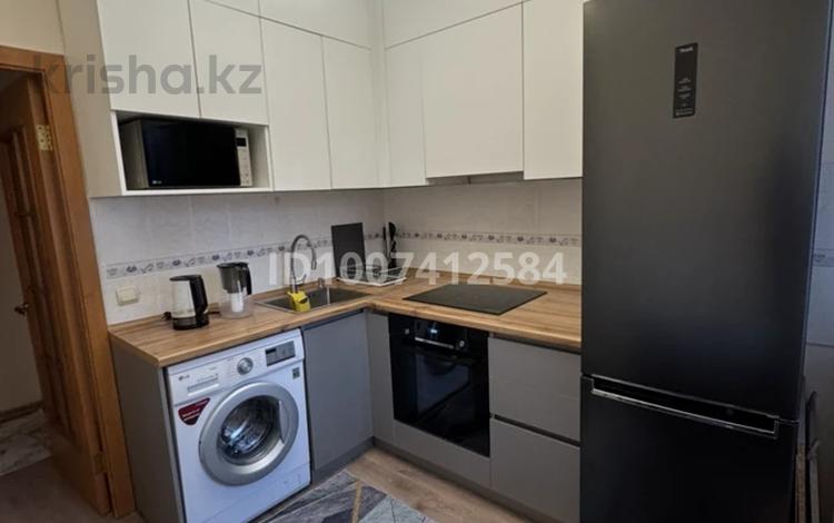 1-комнатная квартира · 40 м² · 5/9 этаж, мкр Самал-2 — Альфараби Мендыкулова за 350 000 ₸ в Алматы, Медеуский р-н — фото 16