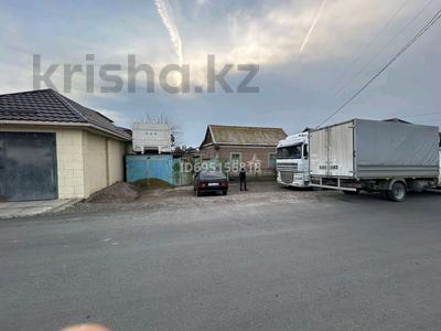Отдельный дом · 7 комнат · 150 м² · 6.8 сот., Барбюса 1 — 15 микр. Школа Абая 26.Ваенторг золотой квадрат за 25 млн 〒 в Таразе