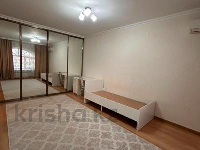 2-комнатная квартира · 68 м² · 8/8 этаж, мкр. Алтын орда, молдагулова за 25.5 млн ₸ в Актобе