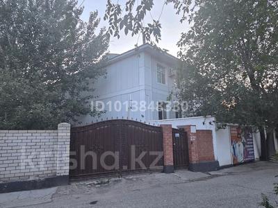 Отдельный дом · 6 комнат · 430 м² · 10 сот., мкр Каспий 22а за 120 млн ₸ в Атырау