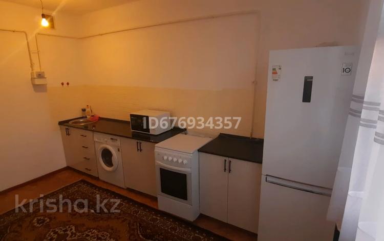 3-бөлмелі пәтер, 95 м², 2/5 қабат ай сайын, Арай 2 мкр 14, бағасы: 100 000 〒 в Таразе — фото 2