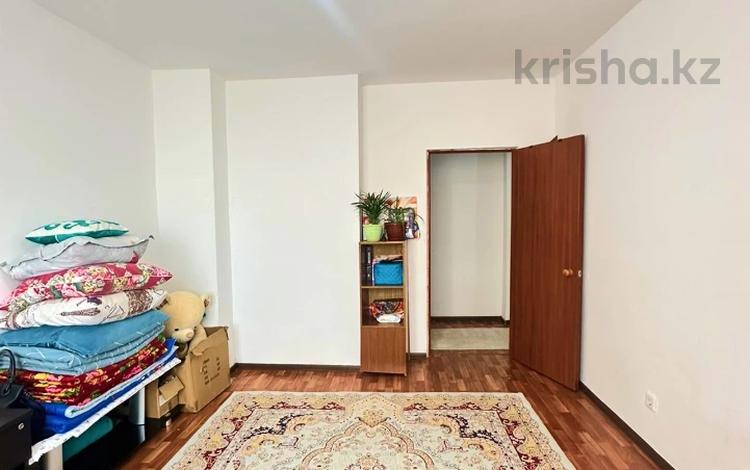 2-бөлмелі пәтер · 56.7 м² · 2/6 қабат, мкр Нурсая 72, бағасы: 17.7 млн ₸ в Атырау — фото 2