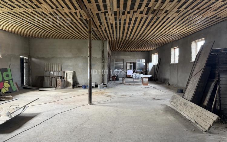 Свободное назначение, склады, кабинеты и рабочие места · 100 м² за 300 000 ₸ в Таразе — фото 2
