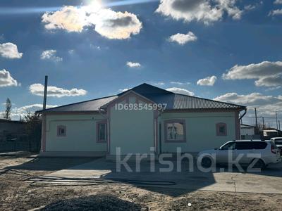 Продажа домов и дачи в Атырауской обл.: Отдельный дом · 6 комнат · 250 м² · 22 сот., Ергожа Тауманова 119а — 20 школа за 39 млн 〒 Отдельный дом · 6 комнат · 250 м² · 22 сот., Ергожа Тауманова 119а — 20 школа за 39 млн 〒 в Кульсары