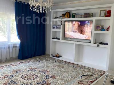 Отдельный дом · 3 комнаты · 216 м² · 8 сот., Аксай за 26 млн 〒 в Атырау