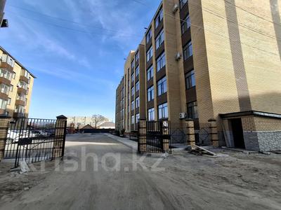 2-комнатная квартира · 79.2 м² · 1/5 этаж, Каркаралинская 11 за ~ 29.3 млн 〒 в Семее