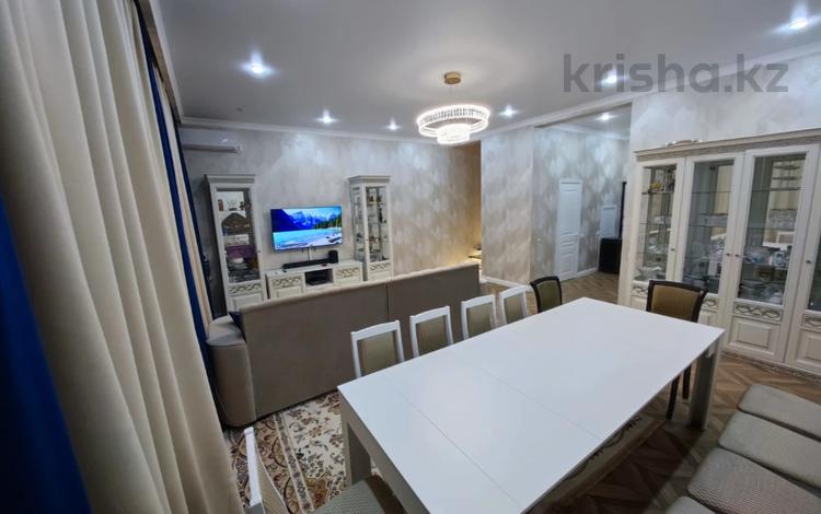 4-бөлмелі пәтер · 200 м² · 2/2 қабат, мкр Думан-1, Бурабай, бағасы: 90 млн ₸ в Алматы, Медеуский р-н — фото 2