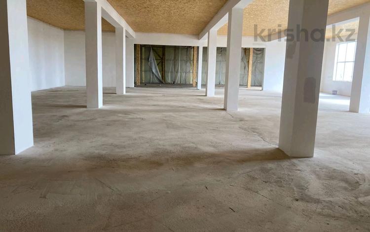 Еркін, кеңселер, дүкендер мен бутиктер, қоймалар, жқб, автосервистер мен көлік жуу, қоғамдық тамақтану орны, сұлулық салондары, монша, қонақ үй және демалыс орындары, фитнес және спорт, медорталықтар мен дәріханалар, білім орталықтары, ойын-сауық, конференц-залдар, кабинеттер және жұмыс орындары, студиялар · 2000 м², бағасы: 8 млн 〒 в Косшы — фото 2