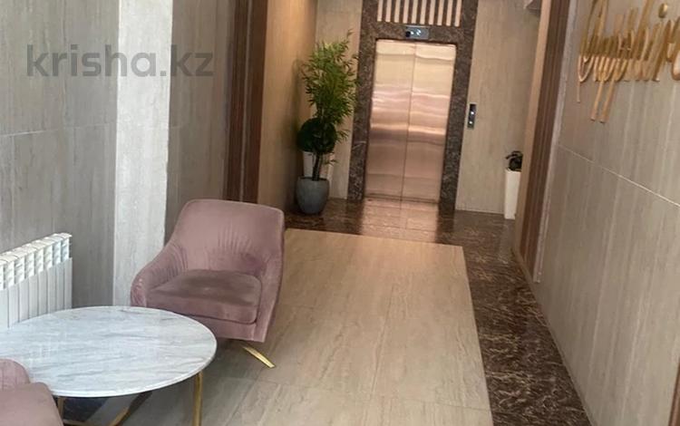 1-комнатная квартира · 40 м² · 7/7 этаж, Мангилик Ел 40а за 230 000 ₸ в Астане, Есильский р-н — фото 2