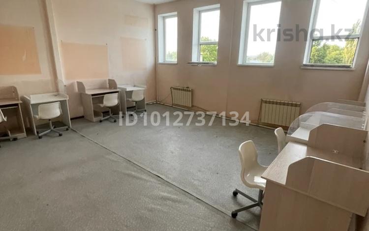 Свободное назначение, офисы, образование, кабинеты и рабочие места · 48 м² за 50 000 ₸ в Таразе, мкр Каратау — фото 3
