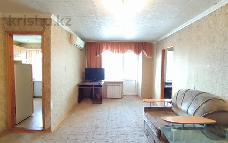 2-комнатная квартира, 43 м², 4/4 этаж, проспект Строителей за 7.3 млн 〒 в Темиртау — фото 2