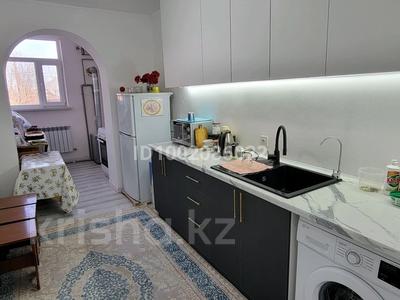 Продажа квартир в Туркестанской обл.: 2-комнатная квартира · 65 м² · 2/2 этаж, Ерубаева 285/4 за 10 млн 〒 2-комнатная квартира · 65 м² · 2/2 этаж, Ерубаева 285/4 за 10 млн 〒 в Туркестане
