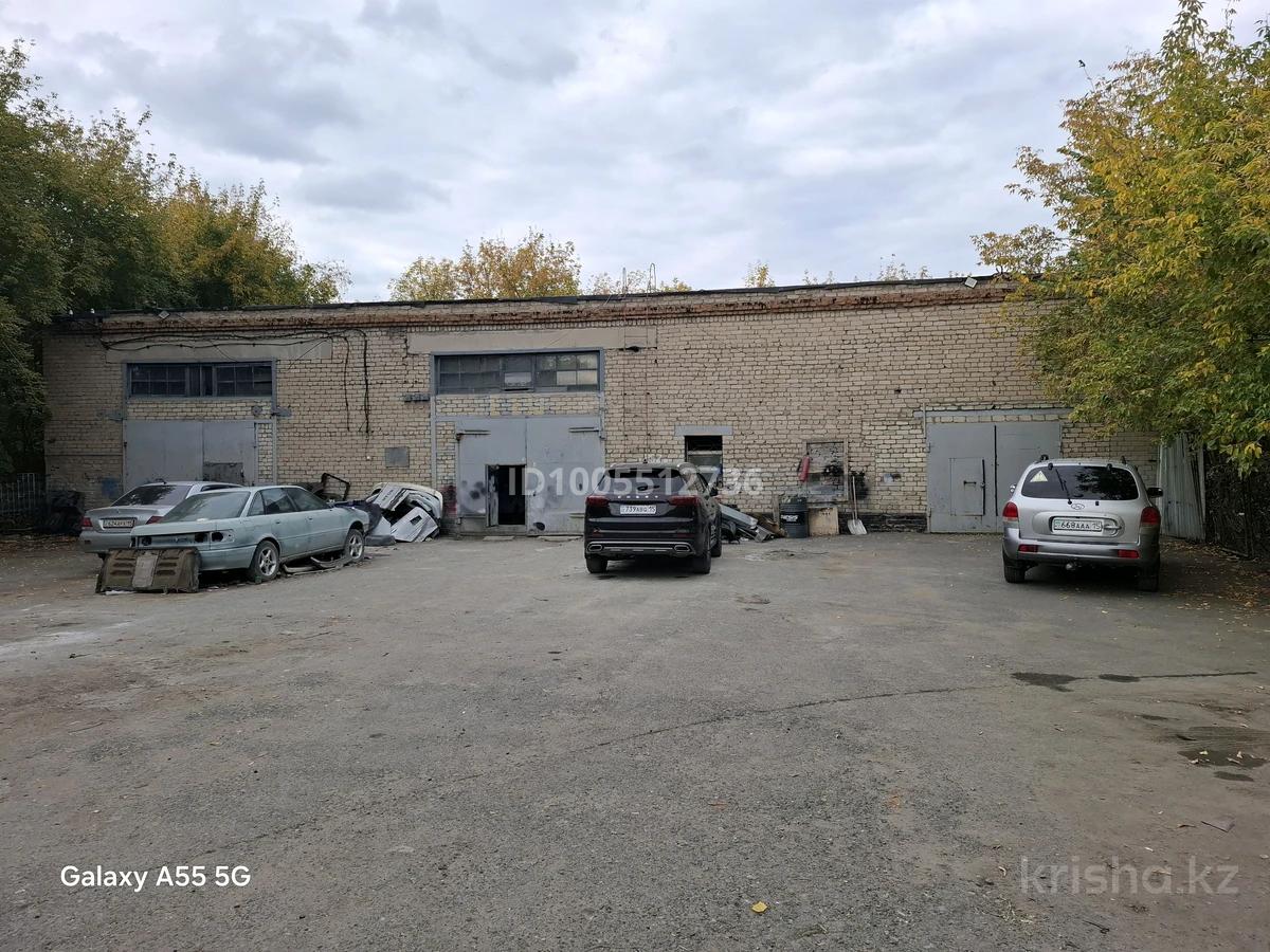 Азс, автосервисы и автомойки · 2070 м²