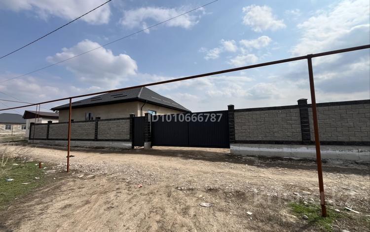 Отдельный дом · 4 комнаты · 170 м² · 6.5 сот., Кемертоган 3204 — Кемертоган за 65 млн ₸ — фото 2