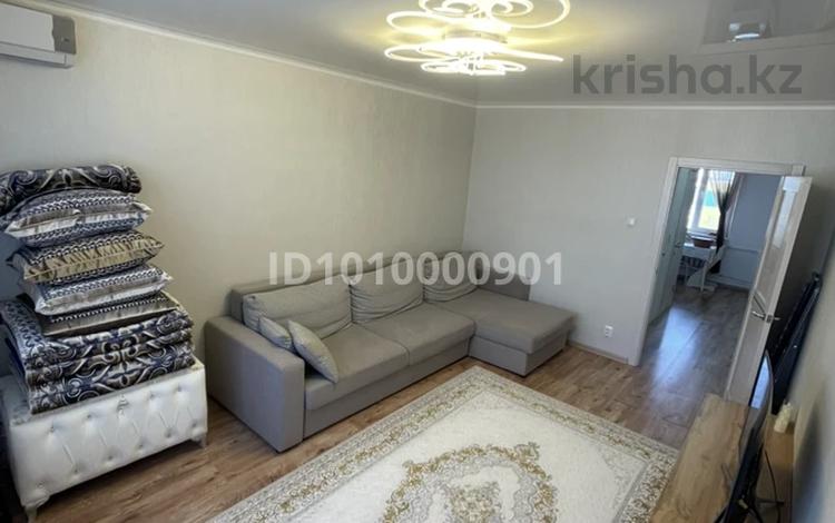 2-бөлмелі пәтер · 60 м² · 5/9 қабат, 5 мкрн 38, бағасы: 250 000 ₸ в Аксае — фото 2