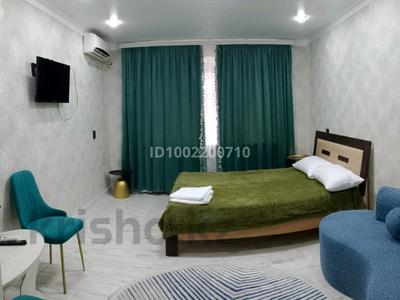2-комнатная квартира · 63 м² · 1/5 этаж, Паримбетова — Жд поликлика, напротив селена стар, клиника Жулдыз за 18 000 ₸ в 