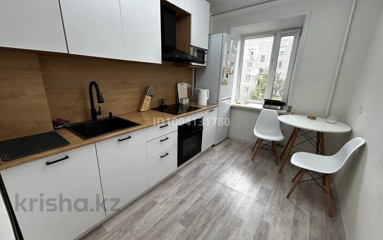 3-комнатная квартира · 58.5 м² · 4/6 этаж, Маргулана 343/1 — Возле клиники Искакова, пересечение улиц Маргулана-Павла Васильева за 23.2 млн 〒 в Павлодаре — фото 2