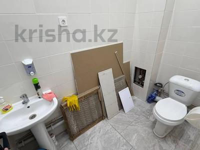 Свободное назначение, офисы, магазины и бутики, общепит, салоны красоты, фитнес и спорт, медцентры и аптеки, образование, развлечения, кабинеты и рабочие места, студии · 101 м² за 700 000 〒 в Семее