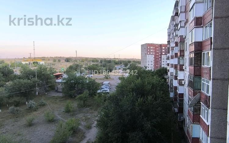 2-комнатная квартира · 50.8 м² · 5/10 этаж, 8 микрорайон за 13.5 млн ₸ в Темиртау — фото 2