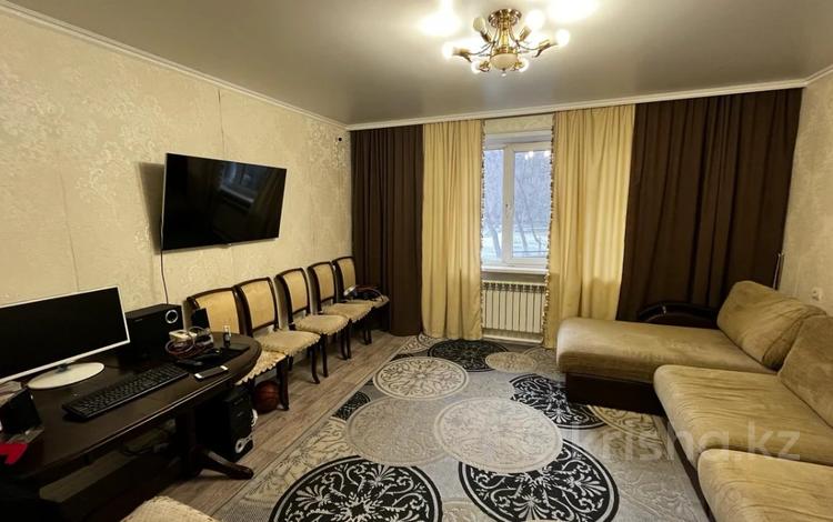 3-комнатная квартира, 65 м², 1/6 этаж, мкр Юго-Восток 11 за 21 млн 〒 в Караганде, Казыбек би р-н — фото 2