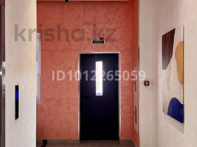 1-бөлмелі пәтер · 55.5 м² · 2/10 қабат, мкр Спортивный, Байтурсынова 35/7 — Байтурсынова и мадели кожа, бағасы: 35 млн ₸ в Шымкенте, Туран р-н