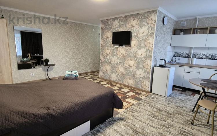 1-комнатная квартира · 33 м² · 3/5 этаж, Шакарима 75 за 15 000 ₸ в Семее — фото 2